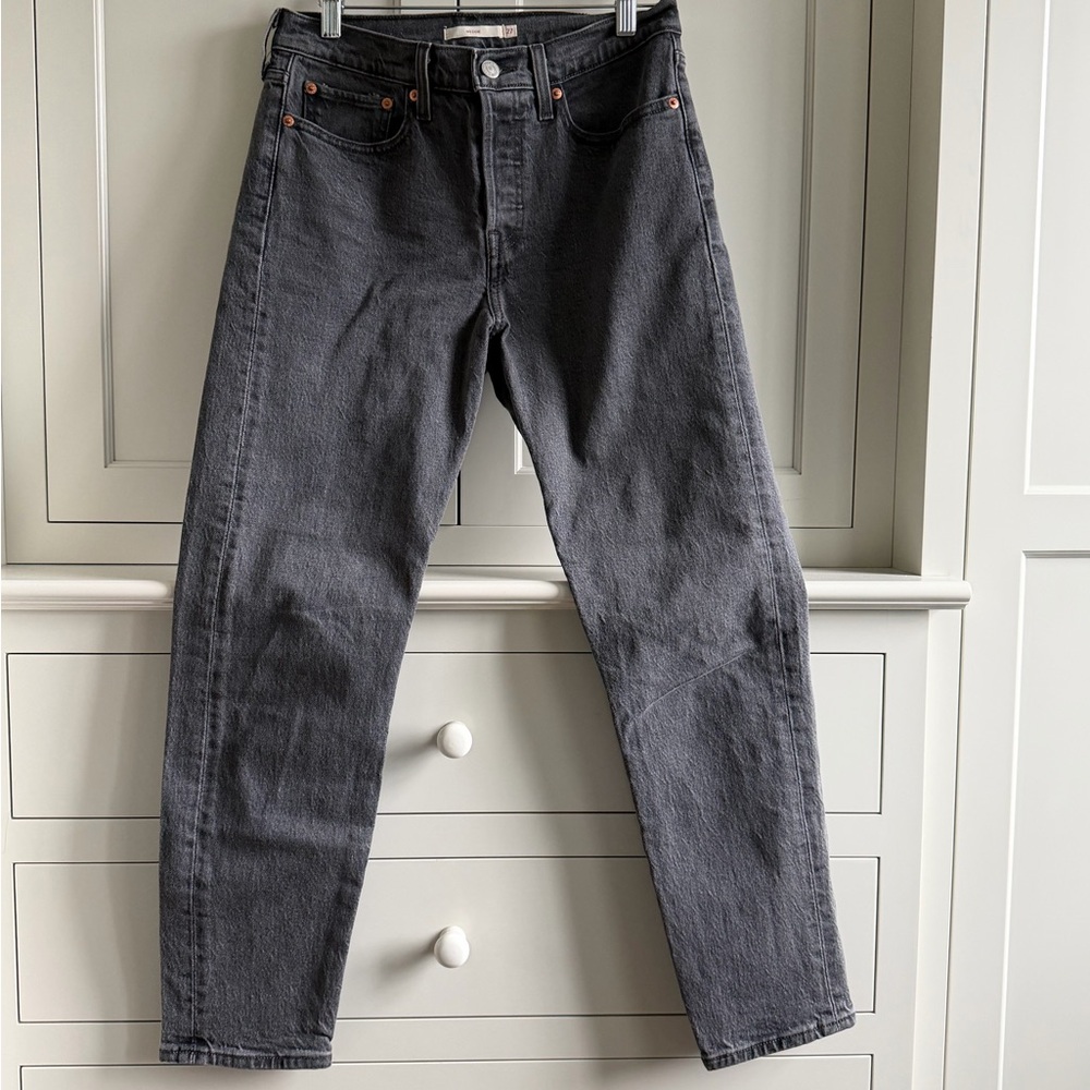 Levi’s Women Wedgie High Rise Slim Jean in Gray